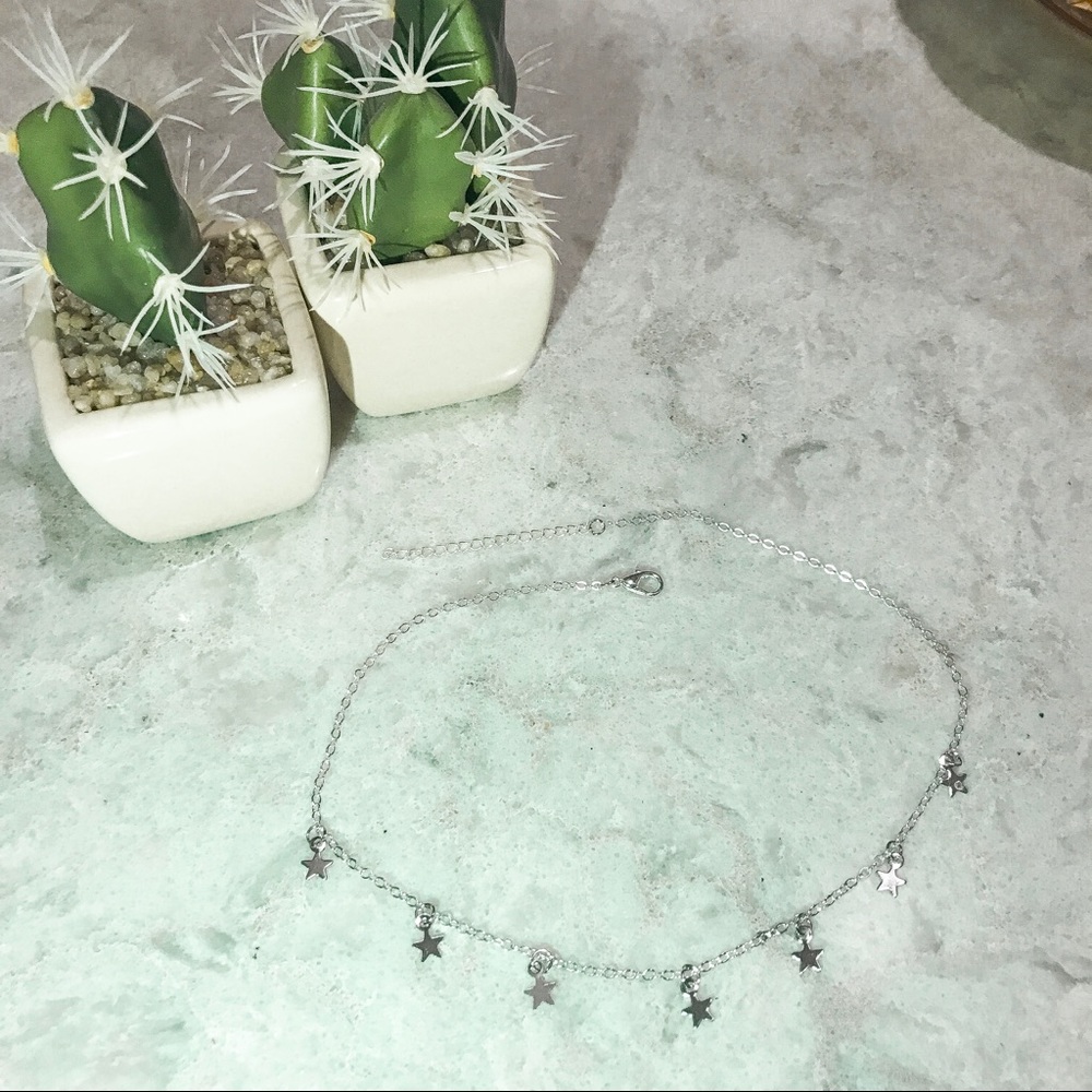Silver Star Choker Necklace ⭐️